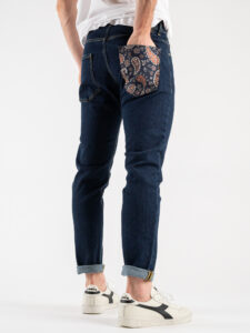V2 Jeans blu con tasca posteriore stampa Bandana 25 Arancio (3)
