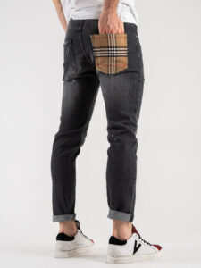 V2 Jeans nero con piccoli graffi,toppe e tasca posteriore stampa Burberry 30 Beige (7)
