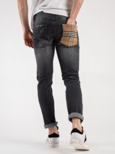 V2 Jeans nero con piccoli graffi,toppe e tasca posteriore stampa Burberry 30 Beige (8)