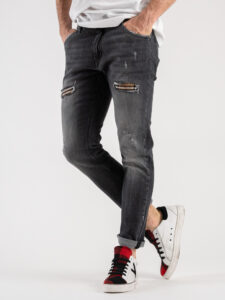 V2 Jeans nero con piccoli graffi,toppe e tasca posteriore stampa Burberry 30 Beige (9)
