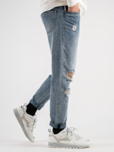 BERNA Jeans basico cropped con rotture 223041 Azzurro (5)