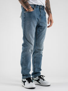 BERNA Jeans basico leggermente sfumato senza rotture con gamba lunga 223037 Azzurro (2)
