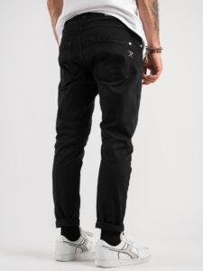 BERNA Jeans slim con rotture e toppe 220214 Nero (8)