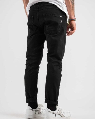 BERNA Jeans slim con rotture e toppe 220214 Nero 8 BERNA BERNA Jeans slim con rotture e toppe 220214 Nero