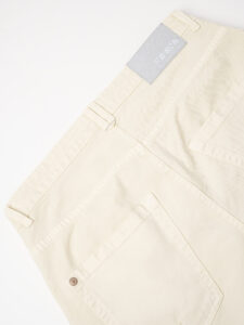 BERNA Jeans slim con rotture e toppe 220214 Panna (1)