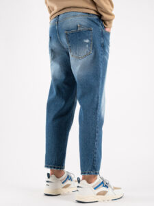 OVER-D Jeans cropped sfumato con piccole rotture D05 Azzurro (1)