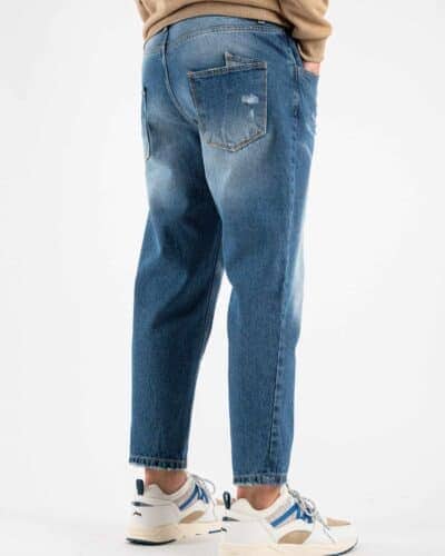 OVER D Jeans cropped sfumato con piccole rotture D05 Azzurro 1 OVER-D OVER-D Jeans cropped sfumato con piccole rotture D05 Azzurro