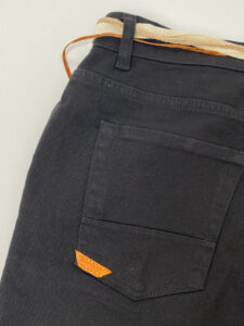 OVER-D Pantalone cinque tasche con rotture, taglio vivo e cordino P28 Nero (1)