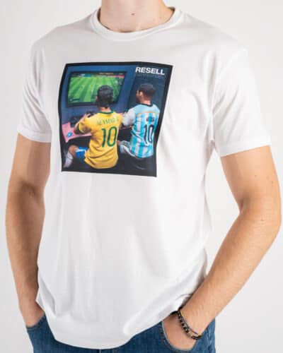 RESELL T shirt in cotone con stampa MESSINEYMAR 390 bianco 3 RESELL APPAREL RESELL T-shirt in cotone con stampa MESSI/NEYMAR 390 bianco