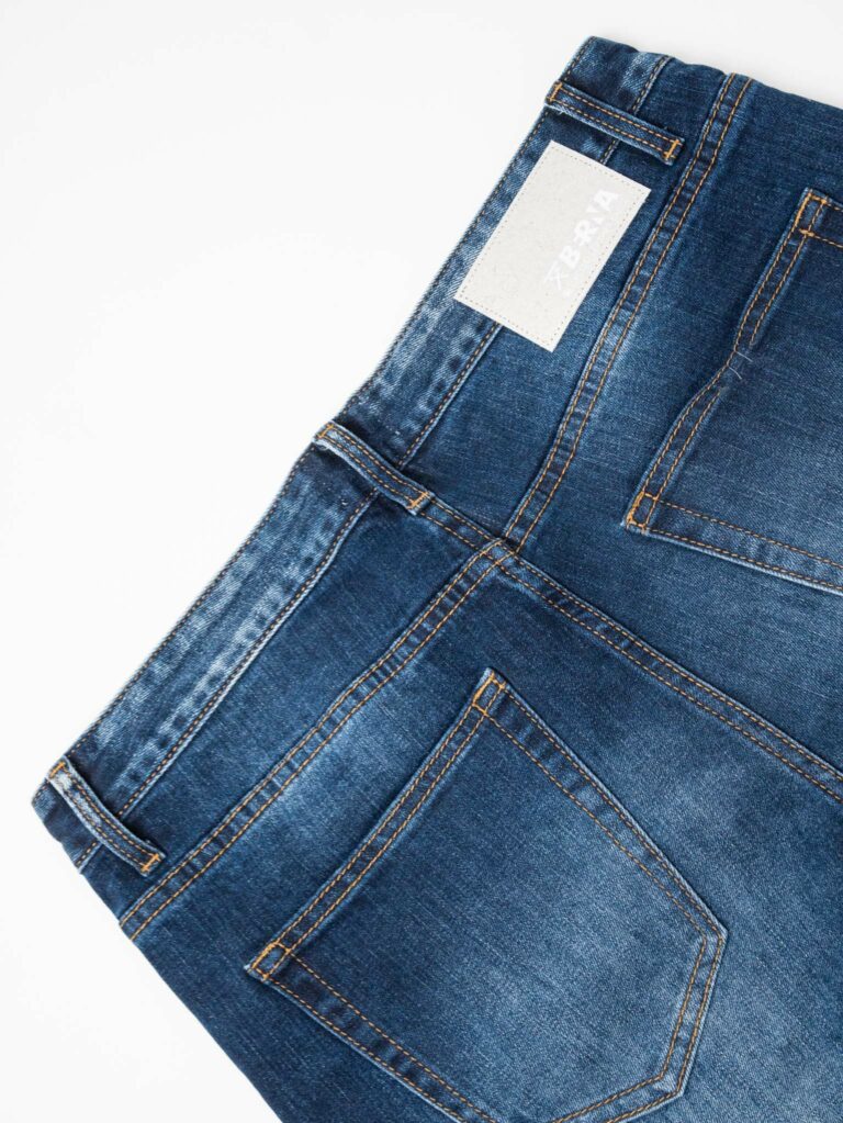 BERNA Jeans basico lavaggio scuro leggermente sfumato senza rotture 223034 Blu 1 BERNA BERNA Jeans basico lavaggio scuro leggermente sfumato senza rotture 223034 Blu