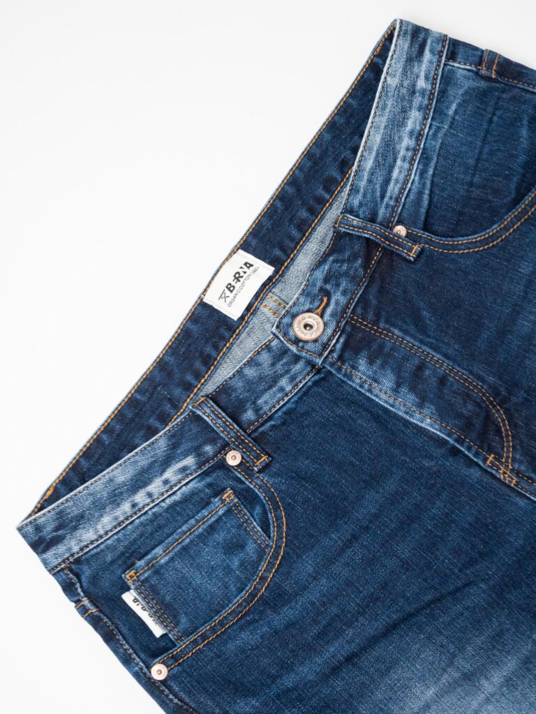 BERNA Jeans basico lavaggio scuro leggermente sfumato senza rotture 223034 Blu 7 BERNA BERNA Jeans basico lavaggio scuro leggermente sfumato senza rotture 223034 Blu