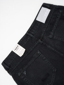 BERNA Jeans cropped con rotture chiuse 223033 Nero (1)