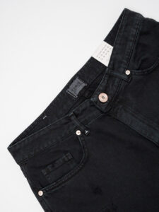 BERNA Jeans cropped con rotture chiuse 223033 Nero (3)