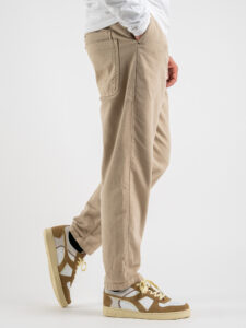 BERNA Pantalone morbido in cotone con pinces 223188 Coloniale (1)