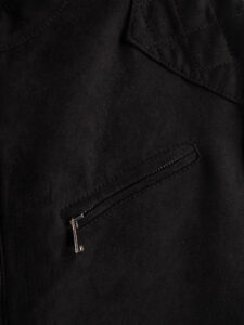 BL11 Giubbino biker in eco camoscio con collo coreana, zip e tasche frontali GUADALUPA Nero (10)