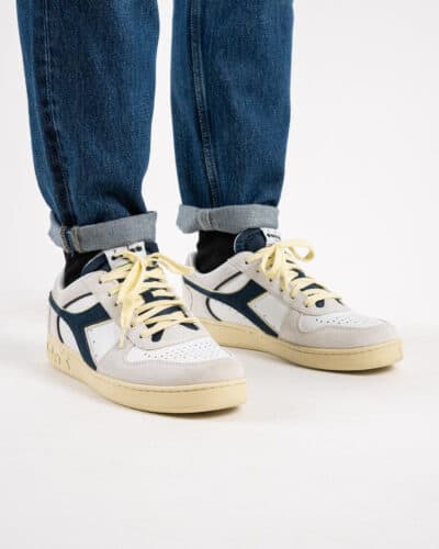 DIADORA Magic Basket Low Suede Leather WhiteBlue Caspian Sea1 1 DIADORA DIADORA Magic Basket Low Suede Leather White/Blue Caspian Sea