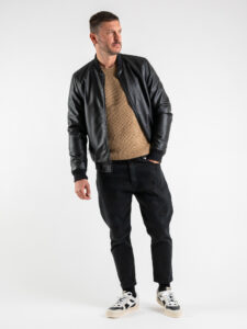 OVER-D Bomber in ecopelle con tasche frontali, zip e polsini J01 Nero (3)