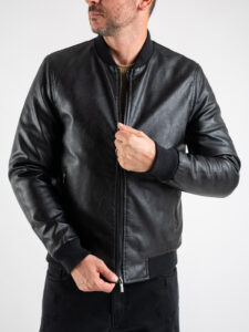 OVER-D Bomber in ecopelle con tasche frontali, zip e polsini J01 Nero (6)