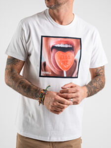 RESELL T-shirt in cotone con stampa KISS ME 446 Bianca (3)
