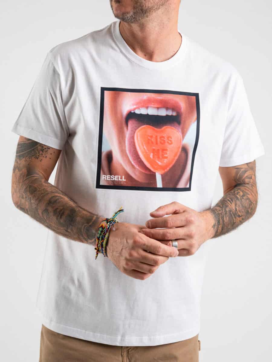 RESELL T-shirt in cotone con stampa KISS ME 446 Bianca