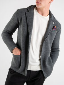 V2 Giacca in maglia misto lana merino con pochette GULPOPE Grigia (2)