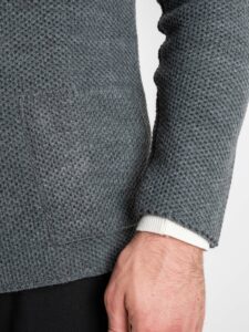 V2 Giacca in maglia misto lana merino con pochette GULPOPE Grigia (7)