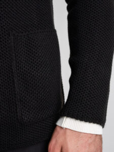 V2 Giacca in maglia misto lana merino con pochette GULPOPE Nera (8)