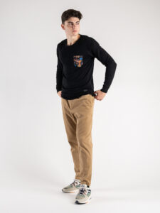 V2 Maglione girocollo basico con taschino FLOREALE 19 Nero (6)