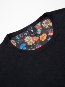V2 Maglione girocollo basico con taschino FLOREALE 19 Nero (7)