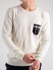 V2 Maglione girocollo basico con taschino QUADRI 31 Panna (4)