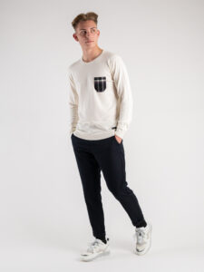 V2 Maglione girocollo basico con taschino QUADRI 31 Panna (6)
