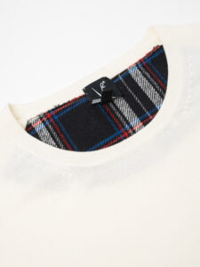 V2 Maglione girocollo basico con taschino QUADRI 31 Panna (7)