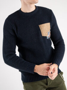 V2 Maglione girocollo misto lana con taschino PATCHWORK 22 Blu (3)