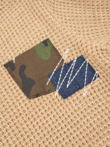 V2 Maglione girocollo misto lana con taschino PATCHWORK 22 Cammello (8)