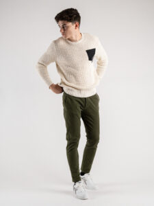 V2 Maglione girocollo misto lana con taschino PATCHWORK 22 Ecru (7)