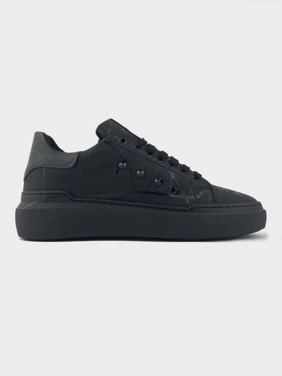 V2 Sneakers con inserto nero, schizzi di colore e borchie esterne NERE