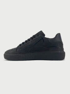 V2 Sneakers con inserto nero, schizzi di colore e borchie esterne NERE2