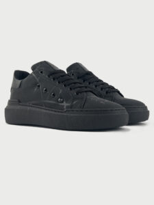 V2 Sneakers con inserto nero, schizzi di colore e borchie esterne NERE3