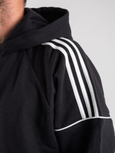 ADIDAS Felpa con cappuccio e logo piccolo HK7309 Nera (2)