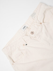 BERNA Jeans cropped con rotture chiuse 223033 Latte (5)