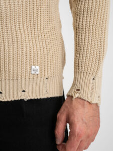 BL11 Maglione girocollo a costine con piccole rotture su collo, polsini e fondo KIR Beige (4)