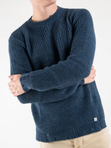 BL11 Maglione girocollo a costine con piccole rotture su collo, polsini e fondo KIR Jeans (1)