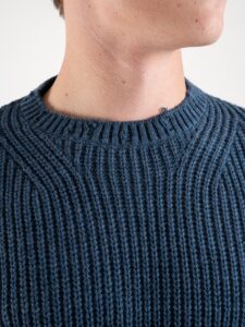 BL11 Maglione girocollo a costine con piccole rotture su collo, polsini e fondo KIR Jeans (4)