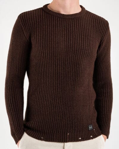 BL11 Maglione girocollo a costine con piccole rotture su collo, polsini e fondo KIR Marrone