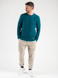 BL11 Maglione girocollo a costine con piccole rotture su collo, polsini e fondo KIR Petrolio5