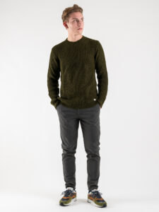 BL11 Maglione girocollo a costine con piccole rotture su collo, polsini e fondo KIR Verde Militare (1)