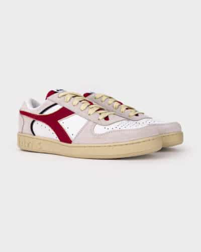 DIADORA Magic Basket Low Suede Leather WhiteChili Peppers1 DIADORA DIADORA Magic Basket Low Suede Leather White/Chili Peppers