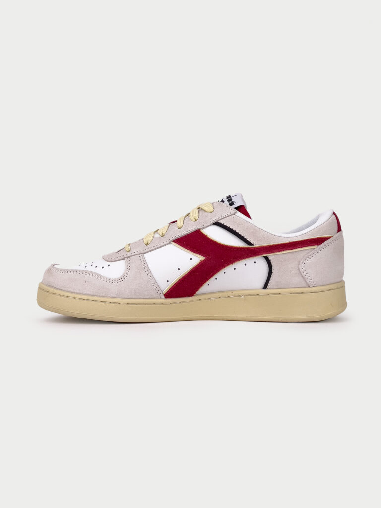 DIADORA Magic Basket Low Suede Leather WhiteChili Peppers4 DIADORA DIADORA Magic Basket Low Suede Leather White/Chili Peppers