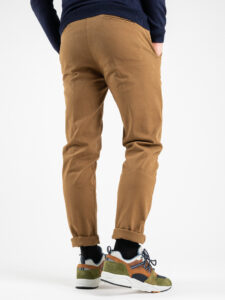 ESTASI Pantalone chinos tinta unita slim FODEN 2301S Cammello (6)