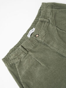 ESTASI Pantalone in velluto a costine con pinces ZIDANE Verde (9)